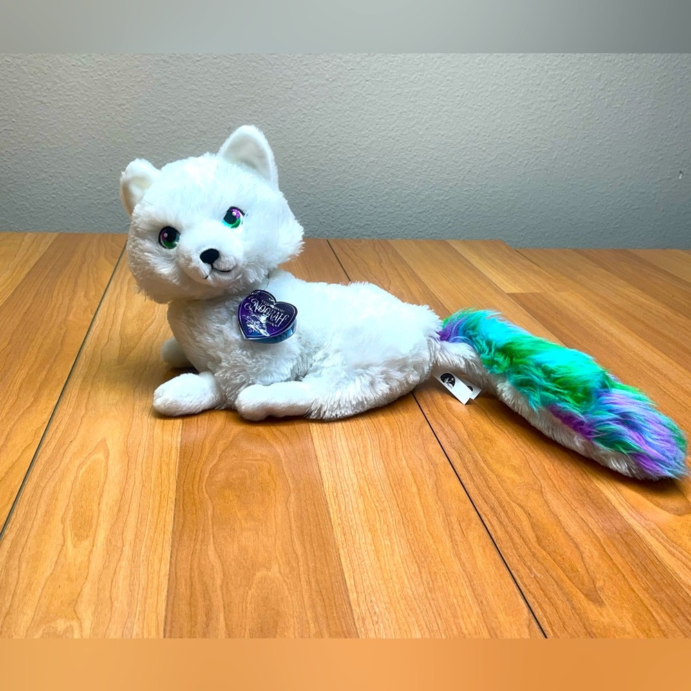 Elves on the Shelf Arctic Pet NOORAH with Northern Lights Features Plush